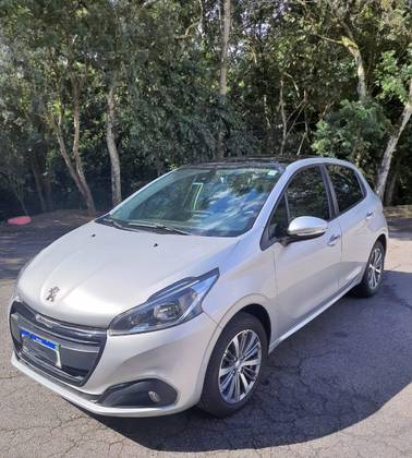 PEUGEOT 208 1.6 GRIFFE 16V FLEX 4P AUTOMÁTICO PEUGEOT 208 1.6 GRIFFE 16V FLEX 4P AUTOMÁTICO